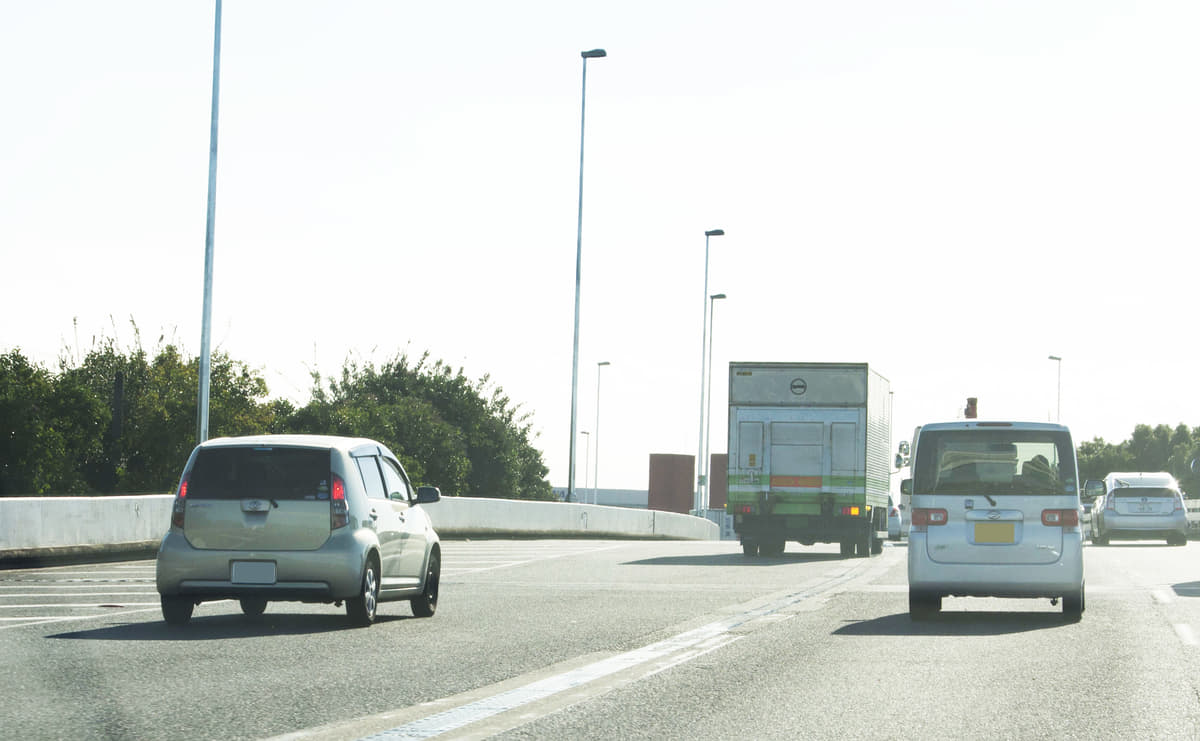 ライトを点けない ペースに乗れない どうしても気になる他人の運転パターン５つ Auto Messe Web カスタム アウトドア 福祉車両 モータースポーツなどのカーライフ情報が満載