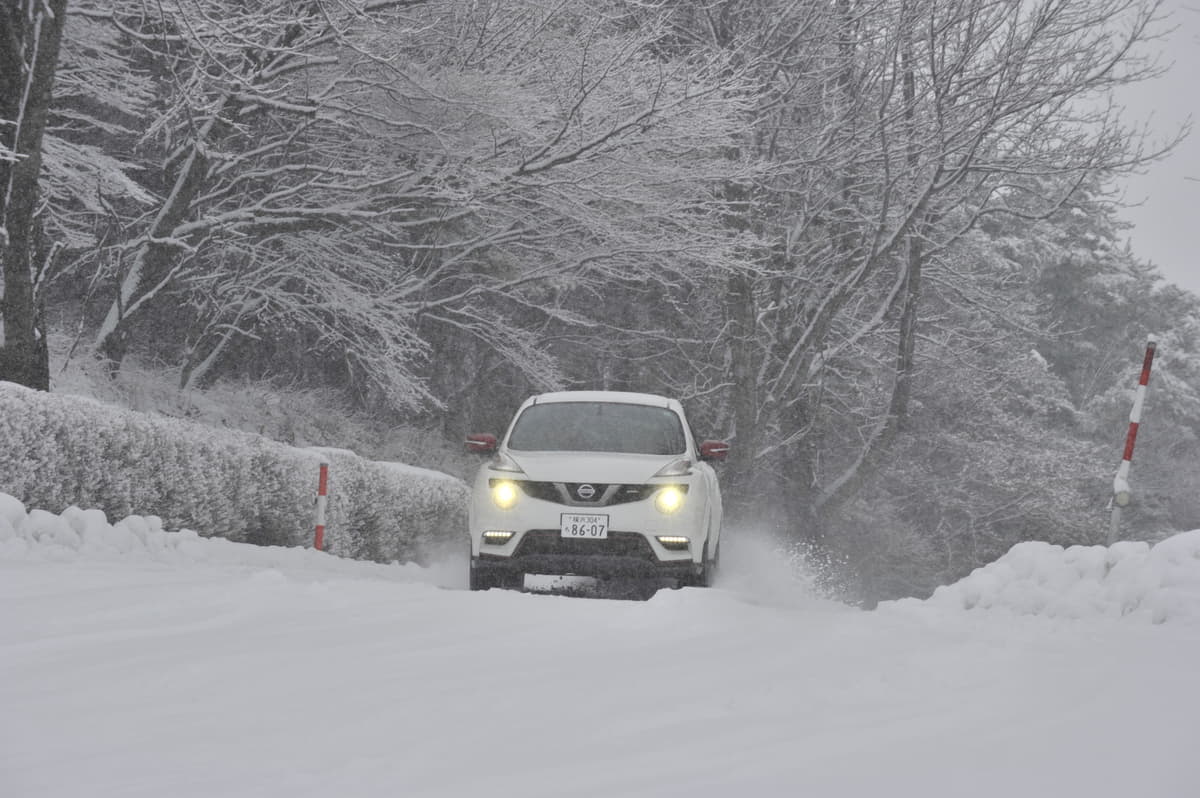 今さら聞けない 雪道も走れるオールシーズンタイヤとスタッドレスタイヤの違い Auto Messe Web カスタム アウトドア 福祉車両 モータースポーツなどのカーライフ情報が満載