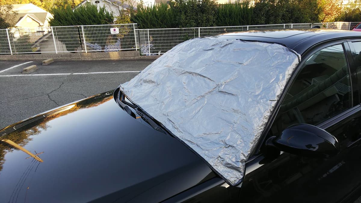 自動車の窓ガラスに付着した霜を取り除く方法
