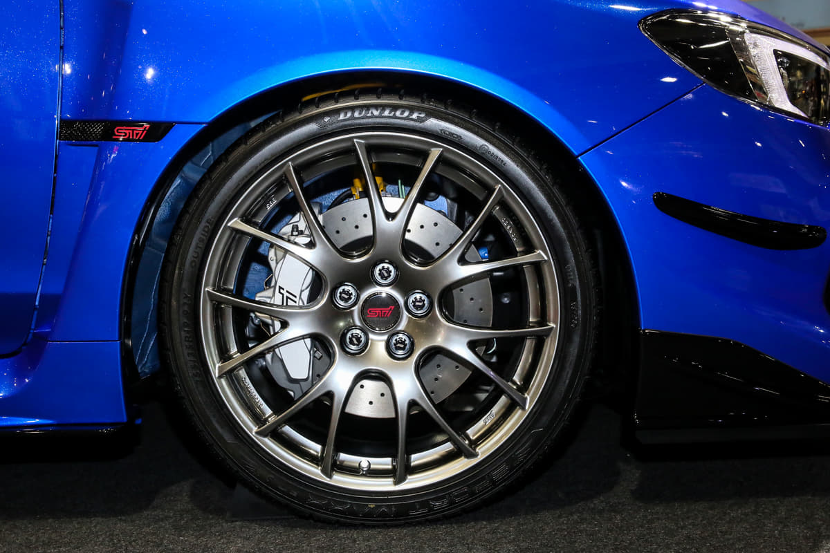 スバル車の象徴 青いボディカラー が第3世代へ Sti Sportコンセプトに込められた想いとは 大阪オートメッセ Auto Messe Web カスタム アウトドア 福祉車両 モータースポーツなどのカーライフ情報が満載