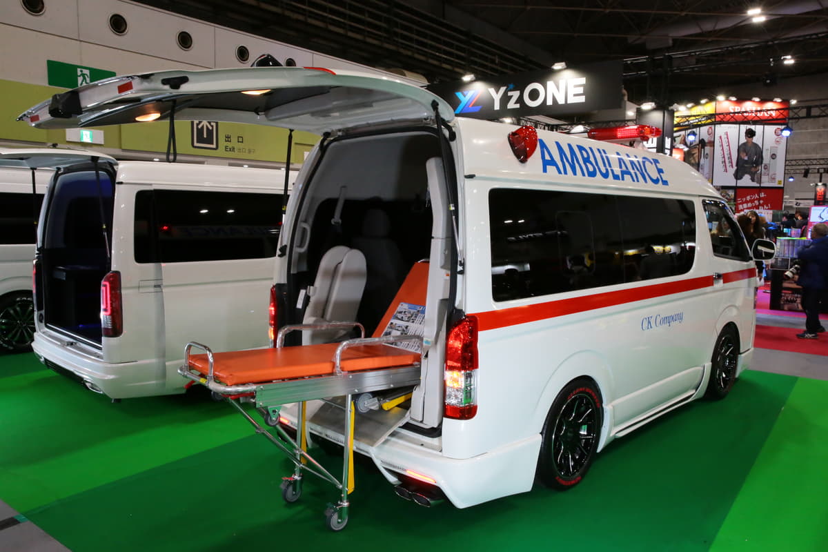 ドレスアップな 救急搬送車 をカスタムカーショーに展示した意図とは Auto Messe Web カスタム アウトドア 福祉車両 モータースポーツなどのカーライフ情報が満載