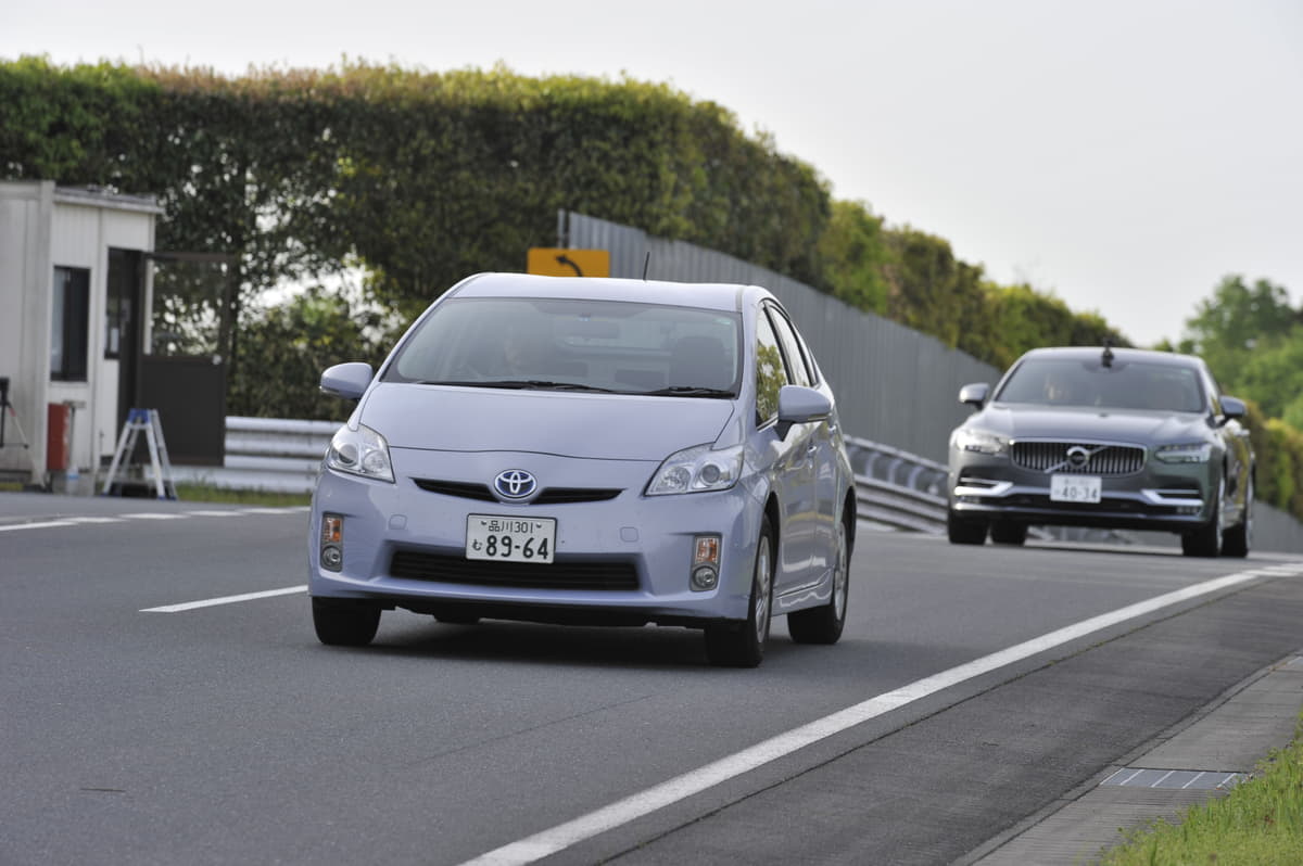 自動車レースで使う スリップストリーム 日常の運転で燃費を向上させるテクニックと注意点 Auto Messe Web カスタム アウトドア 福祉 車両 モータースポーツなどのカーライフ情報が満載