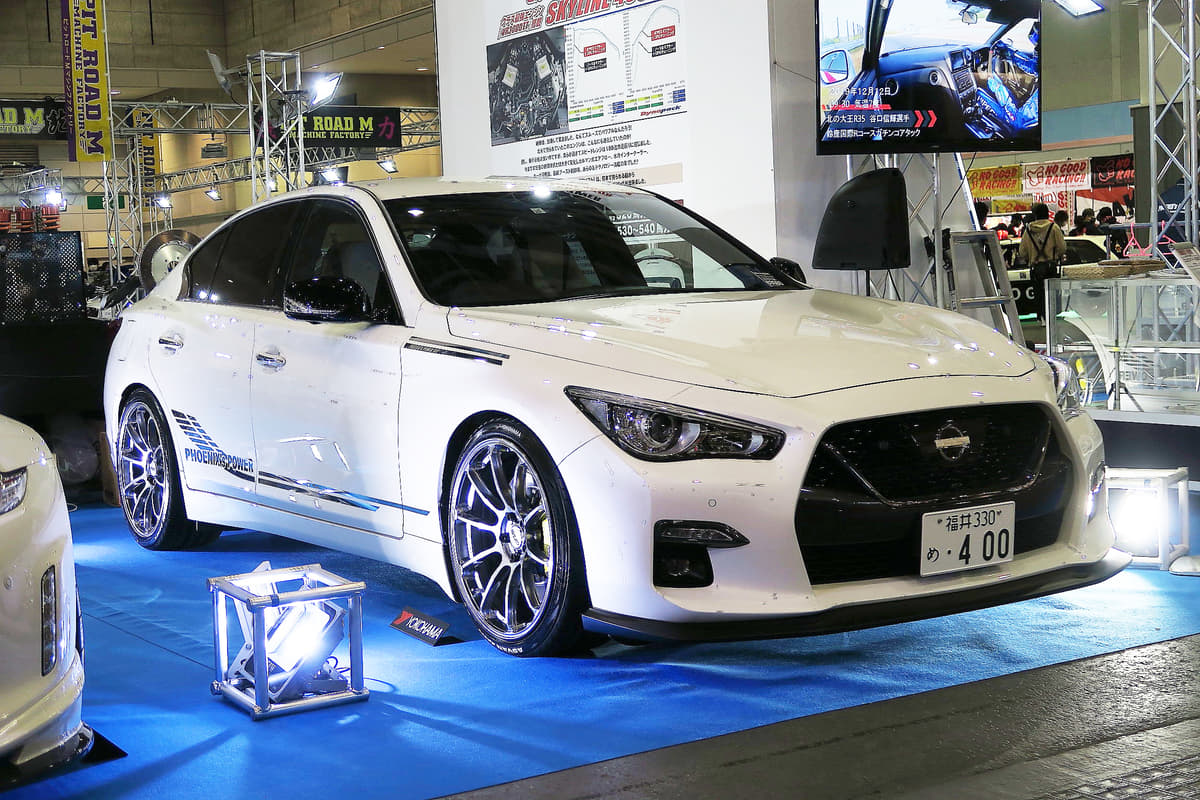 スカイラインRカスタム IG2441 1/18 Nissan Skyline 2000 RS-X Turbo-C (R30) Silver/Red