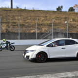 【画像】クルマとバイクはどっちが速い？　レーシングドライバーの出した答えとは 〜 画像2