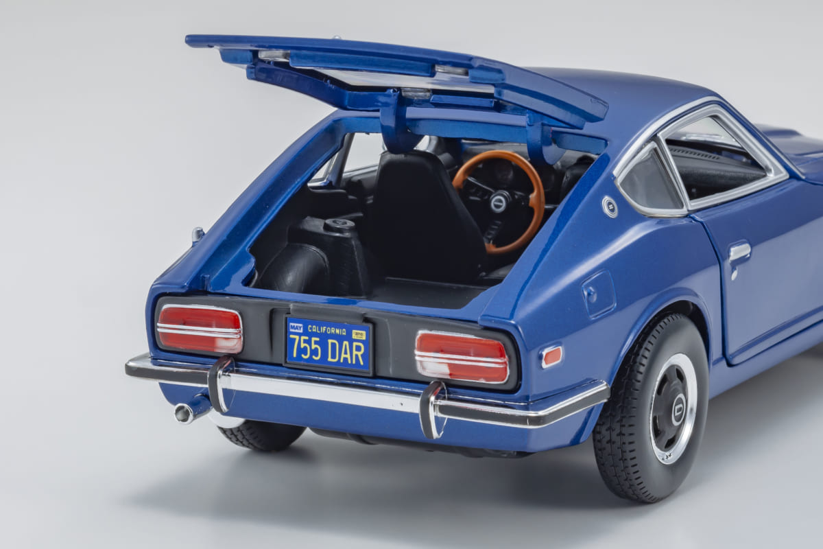 ドアやボンネットの開閉機構付き！ 「ダットサン240Z」など
