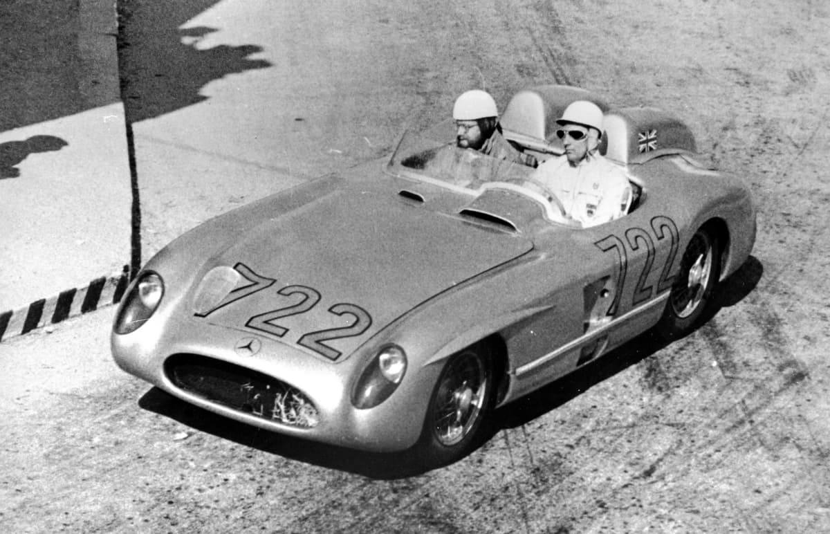 1955年のイタリアのミレ・ミリアでデビューした300SLR