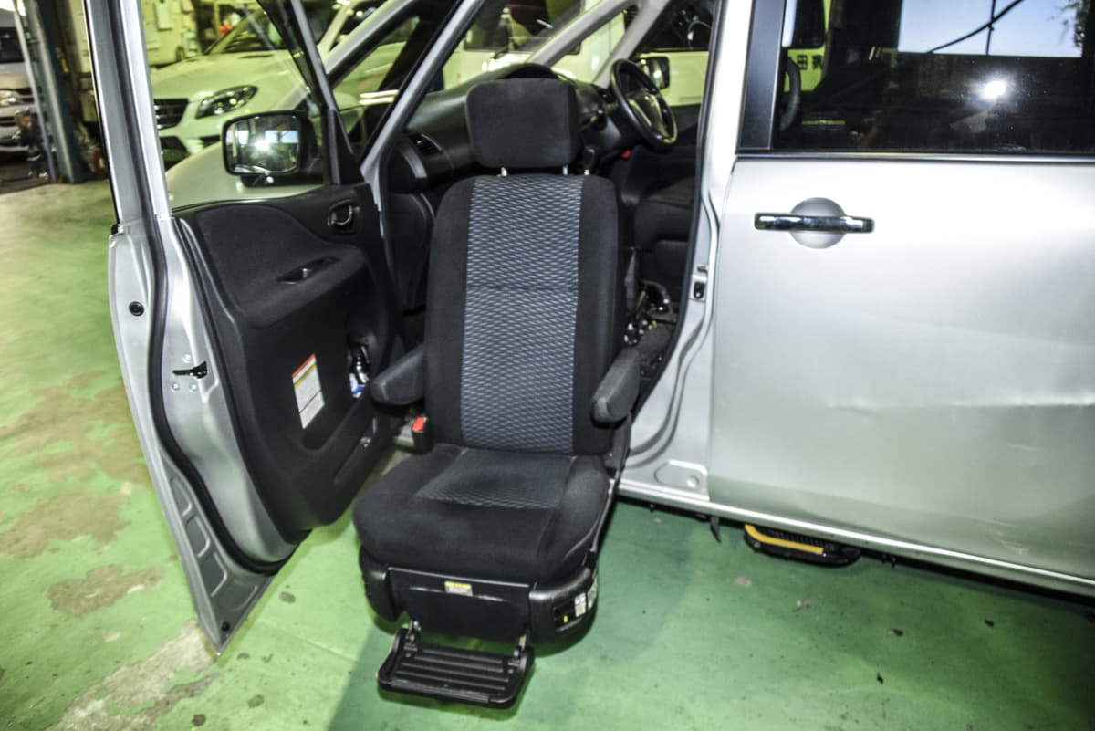 1114 Turnseat07 Auto Messe Web カスタム アウトドア 福祉車両 モータースポーツなどのカーライフ情報が満載