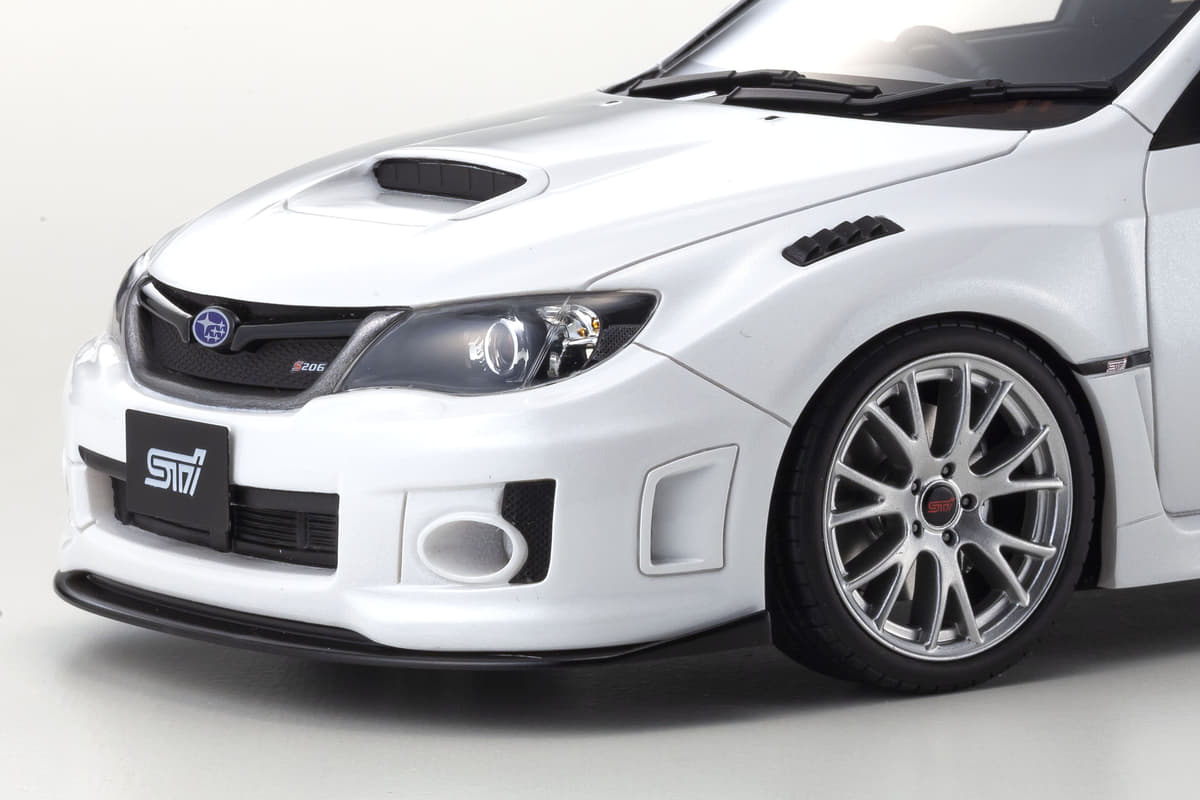 1/18スケールのWRX S206 モデルのフロント周り