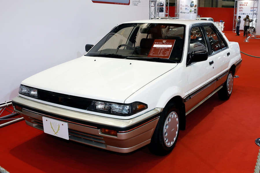 自動車に革命を起こした１台と影の薄い９台！　1990年代の日本カー・オブ・ザ・イヤーは混沌の時代を象徴していた