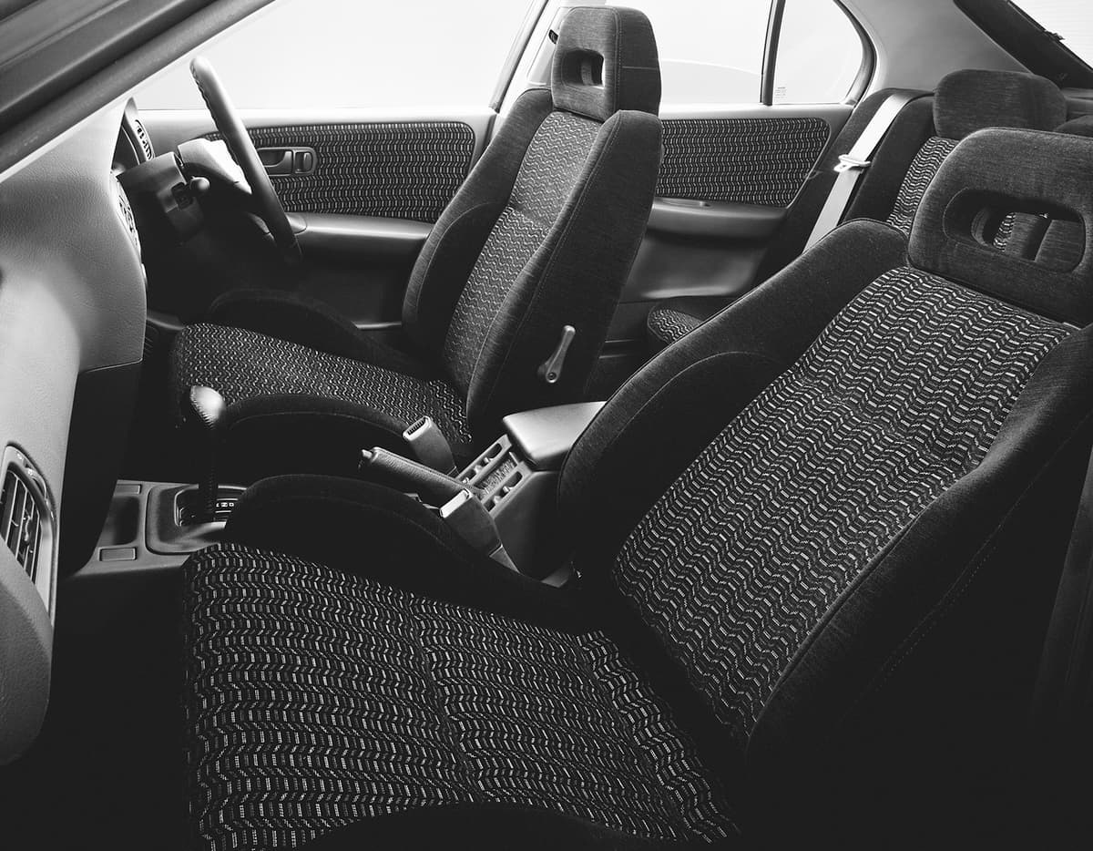 日産・プリメーラの5ドア2.0e GTのシートまわり