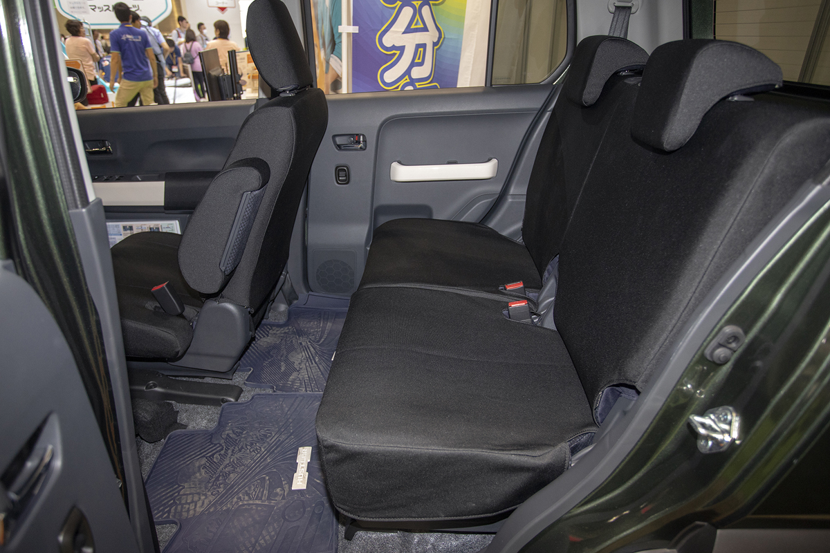 Amw 1217 Turn Seat For Nursing Hukada Rakurakukaitenmarubishi 005 Auto Messe Web カスタム アウトドア 福祉車両 モータースポーツなどのカーライフ情報が満載