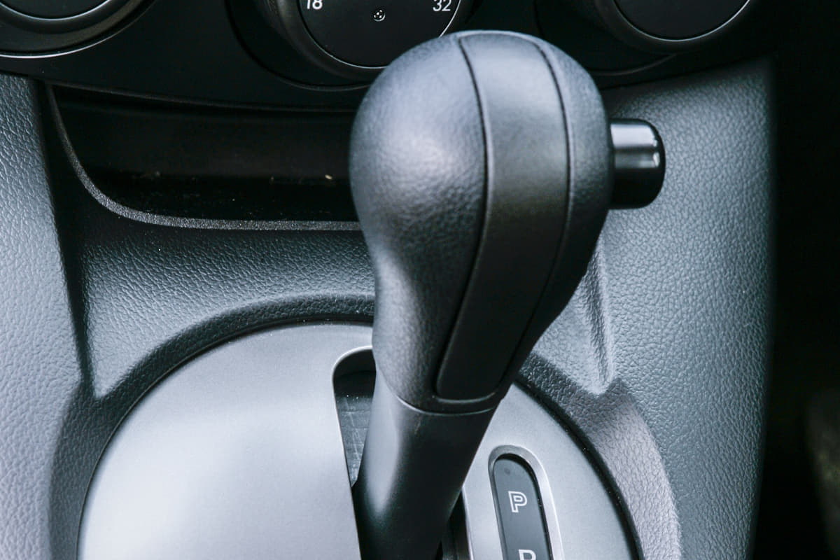 オートマチックトランスミッションが「P」に入っている