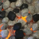 【画像】「炭」を制するものは「焚き火」を制す！　代表的な「炭」８種とその効果 〜 画像6