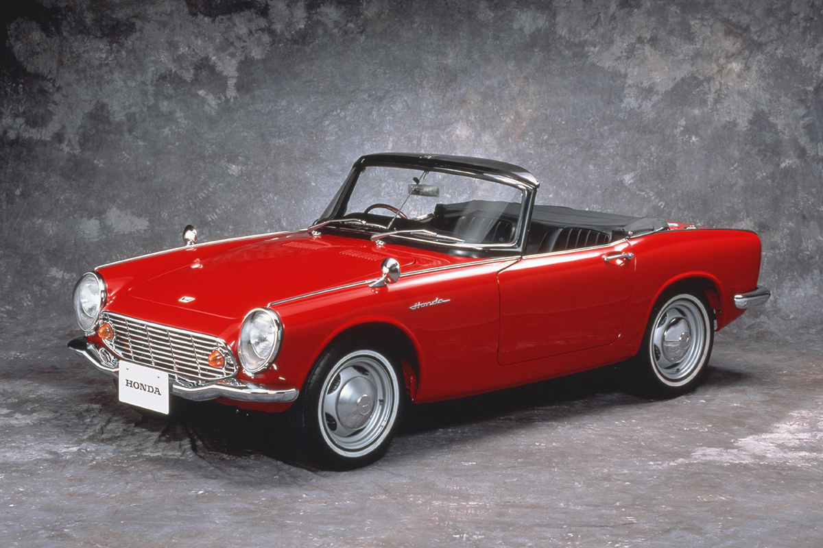 Amw Honda S800 Vs Toyota Sports 800 Oouchi Akihikoam S h 003 Auto Messe Web カスタム アウトドア 福祉車両 モーター スポーツなどのカーライフ情報が満載