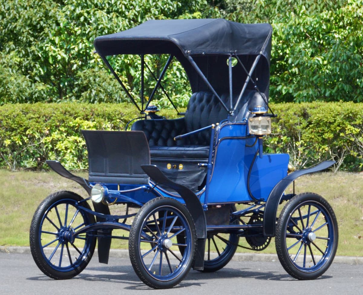 1902年のアメリカの電気自動車ベイカーエレクトリック