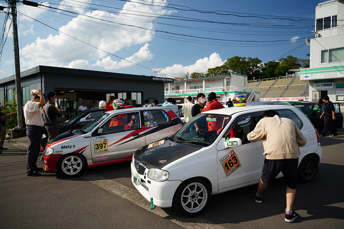 東北660選手権レースのパドック風景