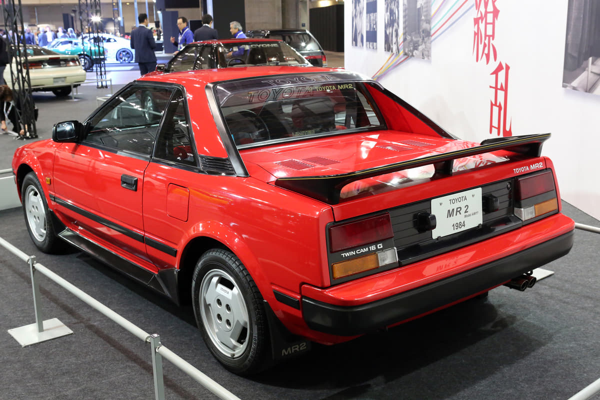 カローラ／スプリンター（AE80系）をベースに安価な手法で生産された初代MR2