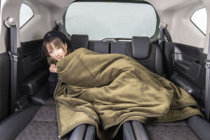 冬の車中泊の鍵は「断熱」にあり！　快適な「寝床」を実現するアイテムと方法