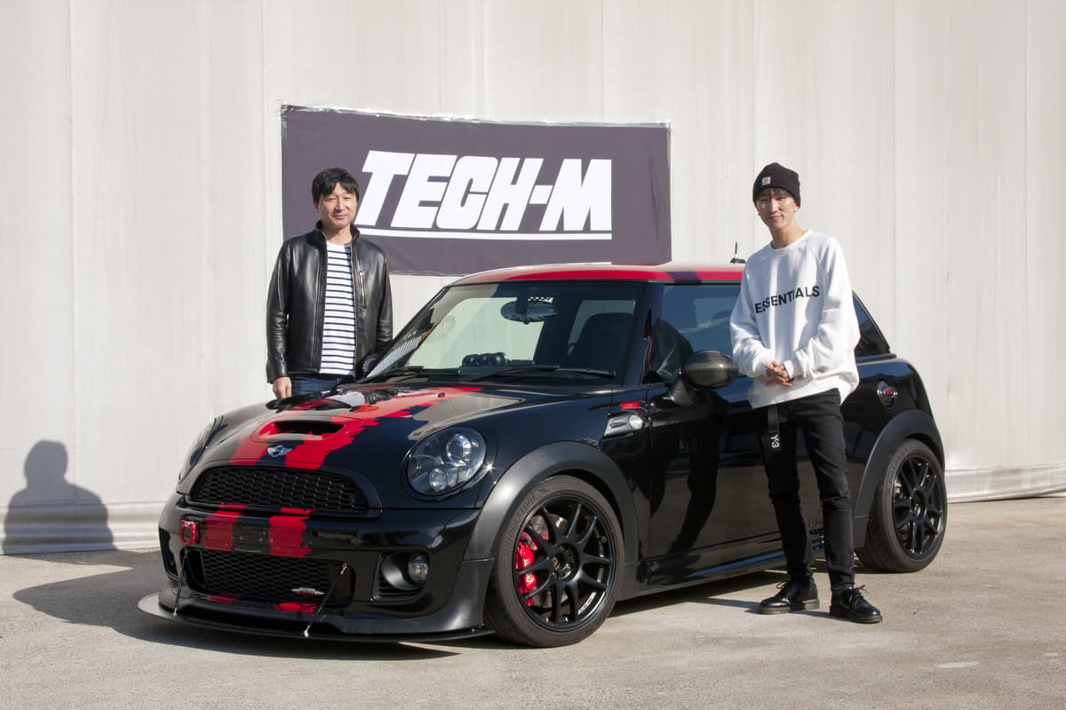 大阪府のテックMで撮影したMINIクーパー・JCW