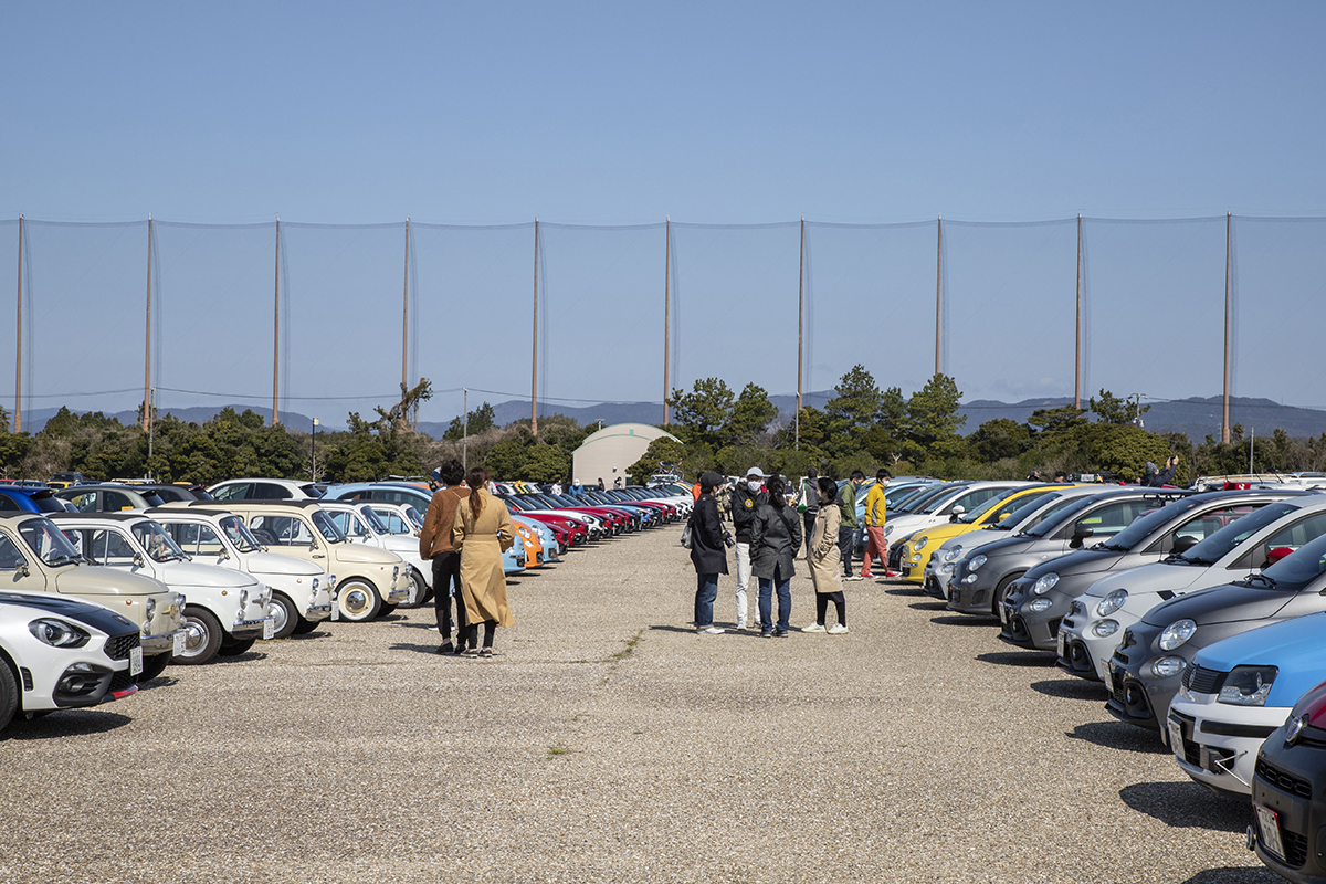 浜名湖ガーデンパークで開催された「FIAT & ABARTH fan-BOOK Meeting」の様子