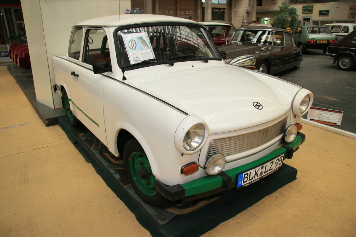 旧東ドイツの国民大衆車とも言えるトラバントは最先端技術が投入された先駆的車でもあった