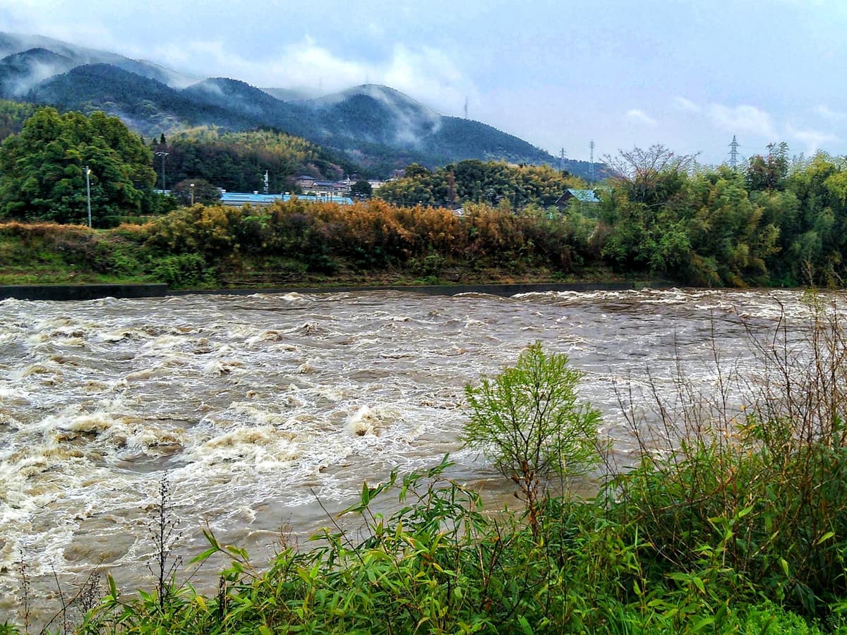 集中豪雨が上流であれば、一気に下流増水も