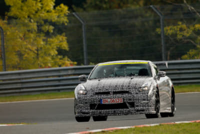 「メルセデスAMG GT R」vs「日産GT-R NISMO」日独GTRバトル