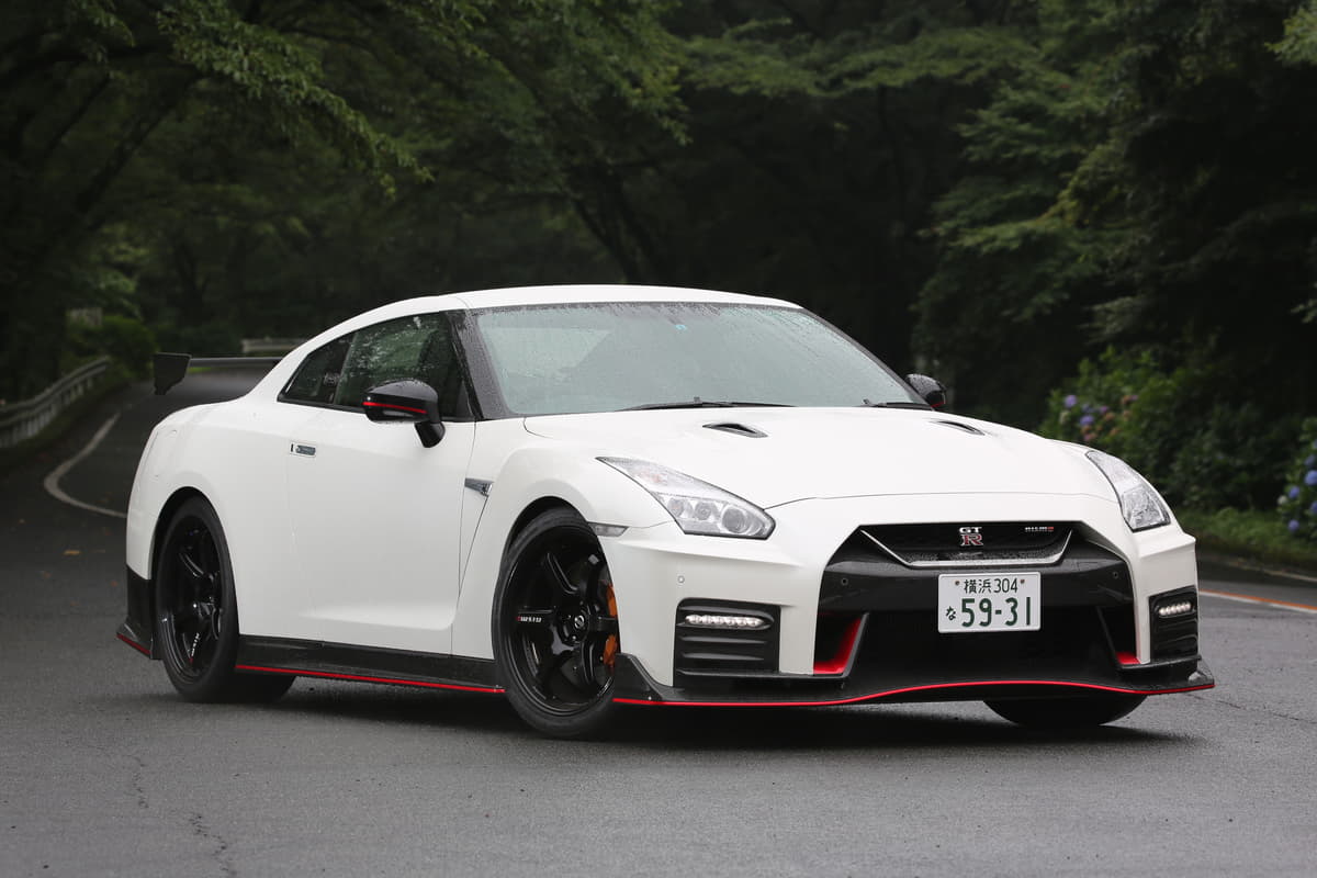 GT-RをベースにNISMOが走りを極めたGT-R NISMO