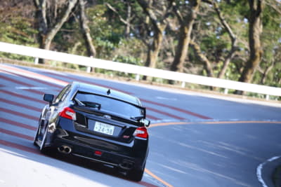 自動車用マフラーの「働き」「交換方法」と「選び方」