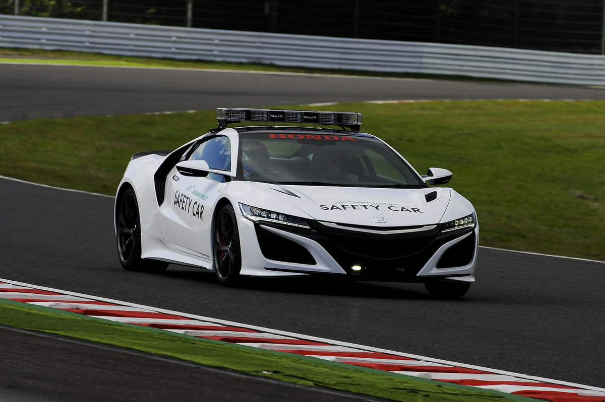 鈴鹿サーキットのセーフティカーであるホンダNSX