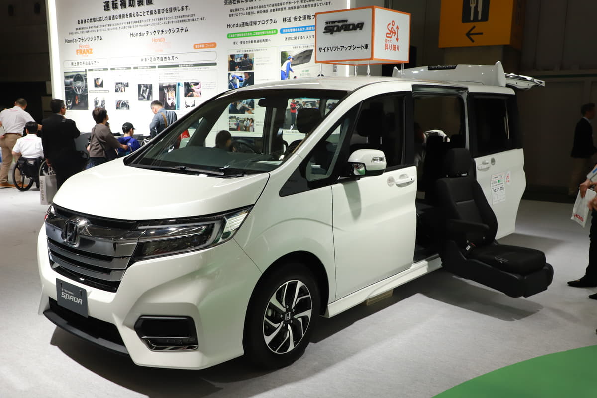 後席回転シートを採用するホンダ･ステップワゴン