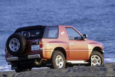 バブル時代の名残を感じさせる希代の名車初代ミュー