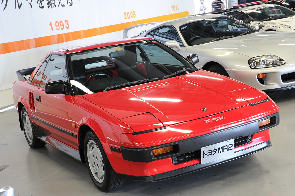 ベース車両のトヨタMR2