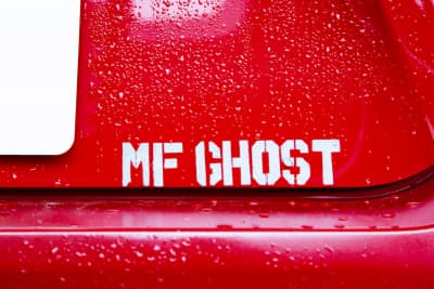 リヤトランクのMF GHOSTステッカー