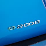 プジョーe2008のエンブレム