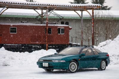 AWDなら雪上走行もお手の物のSVX