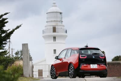 個性的な観音開きドアを採用したBMW i3