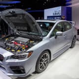 北米仕様のWRX STIのエンジンルーム