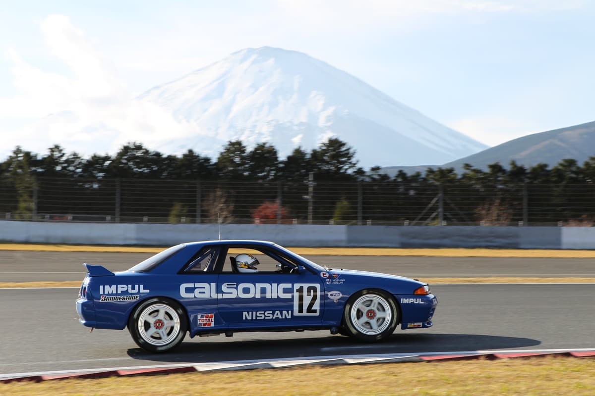 カルソニックスカイラインと富士山