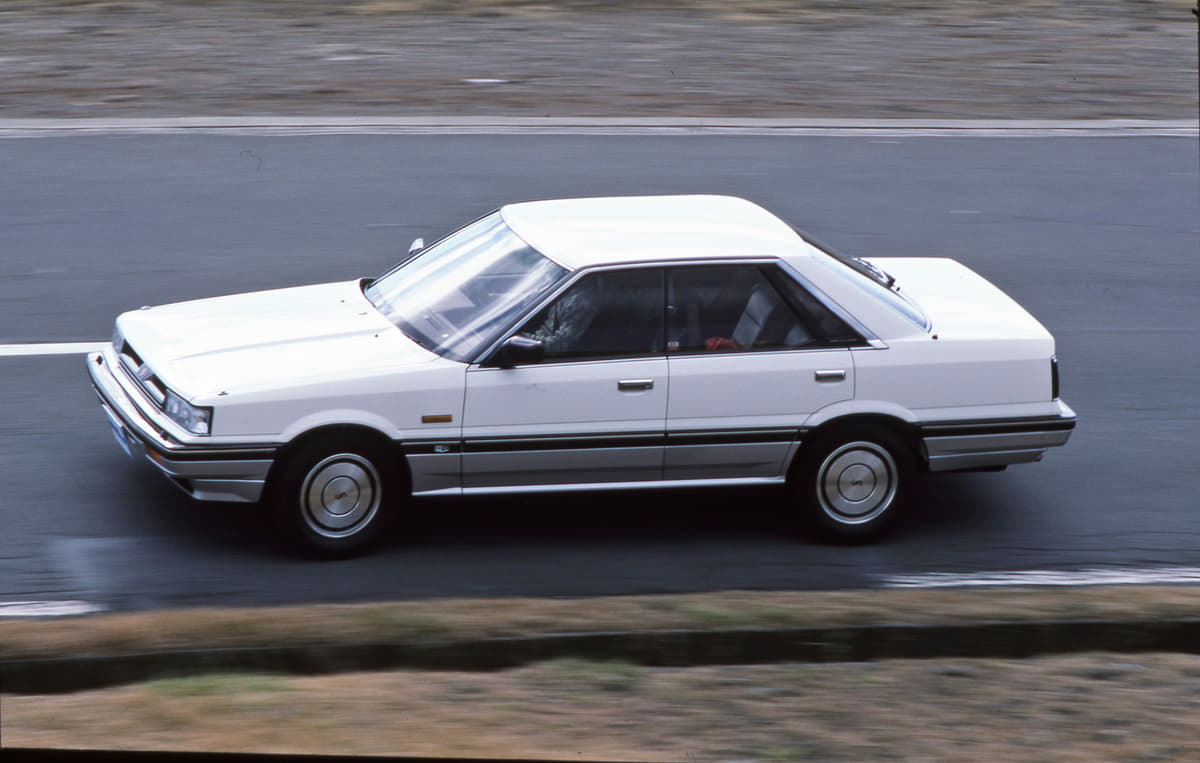 日産スカイライン　4ドアハードップ （R31型） 