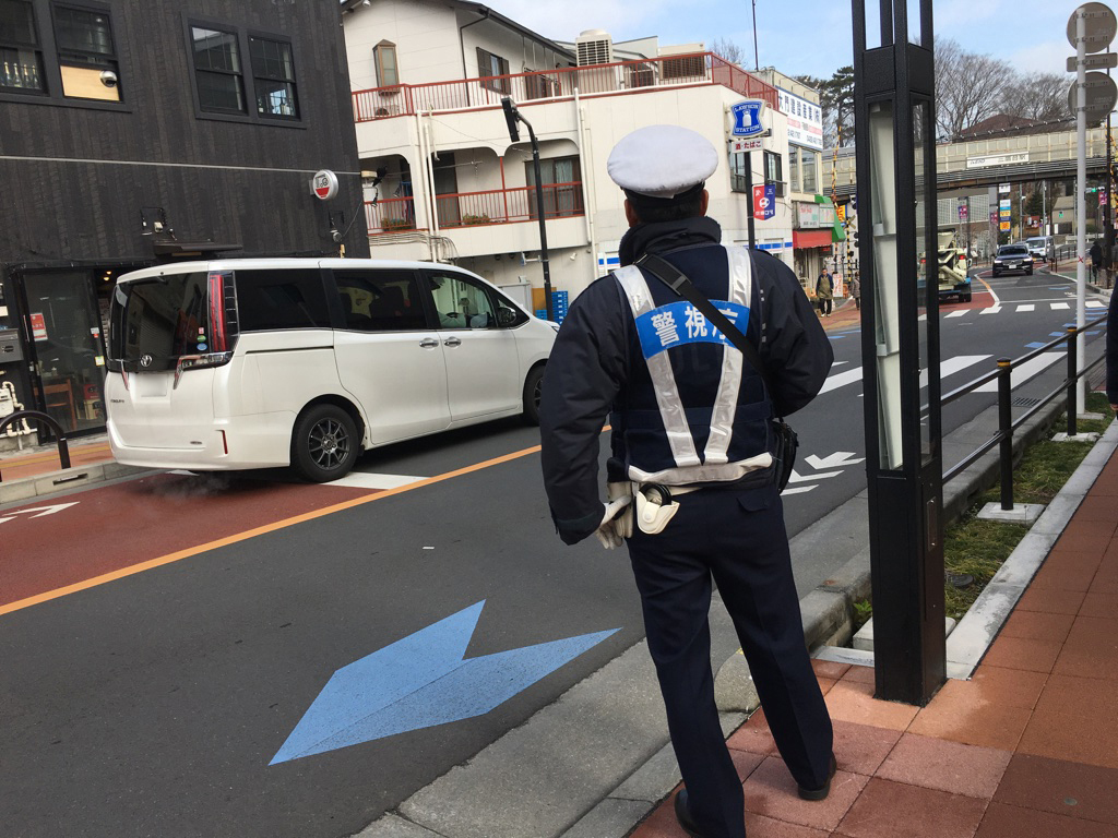 ダッシュボードに固定していても 違反 の場合も 意外と知らない車載用 スマホホルダー の正しい使い方 画像6 Auto Messe Web カスタム アウトドア 福祉車両 モータースポーツなどのカーライフ情報が満載