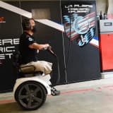 Gennyに座るソーセ氏