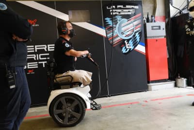 Gennyに座るソーセ氏