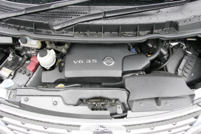 2代目エルグランド（E51）3.5L V6エンジン