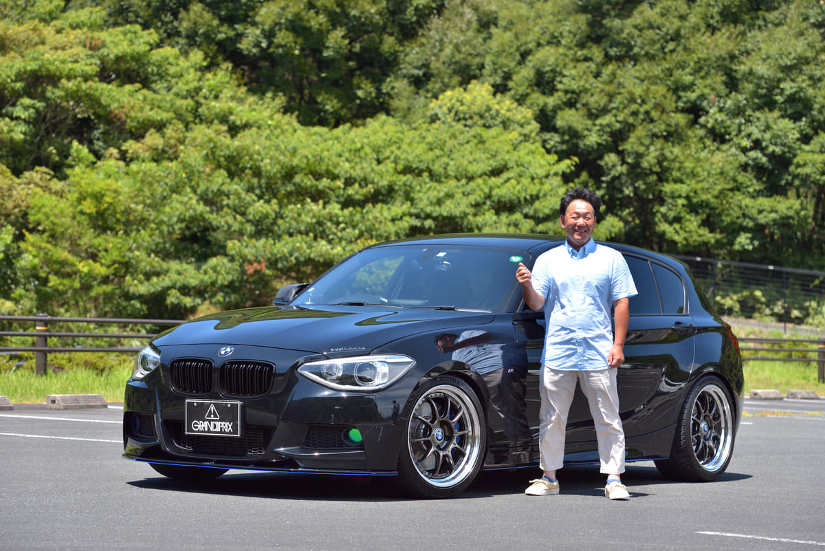 愛知県豊川市にあるプロショップ「グランプリ」で撮影したBMW116i