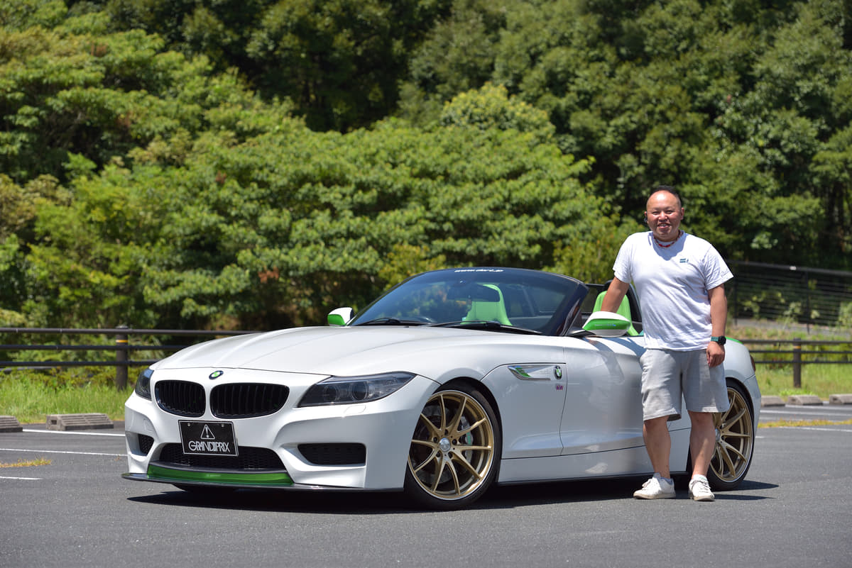 愛知県豊川市にあるプロショップ「グランプリ」で撮影したBMW Z4