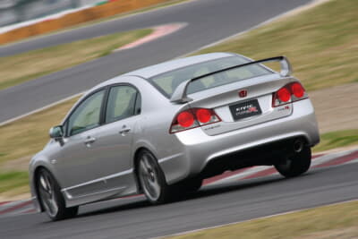 FD2型シビックタイプR走りリヤ