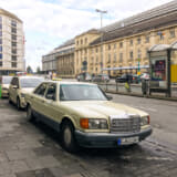 フランクフルト中央駅で遭遇した「Hナンバー」のタクシー