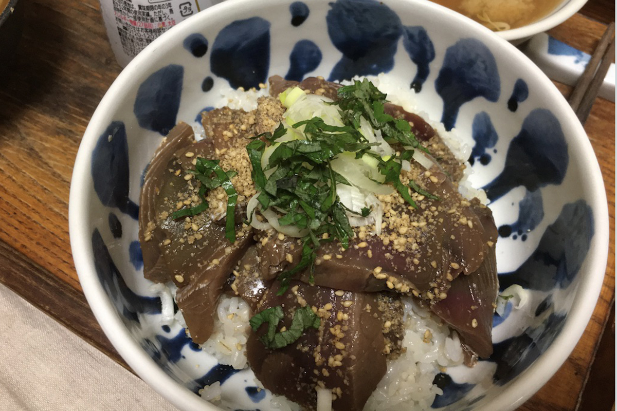 カツオの漬け丼