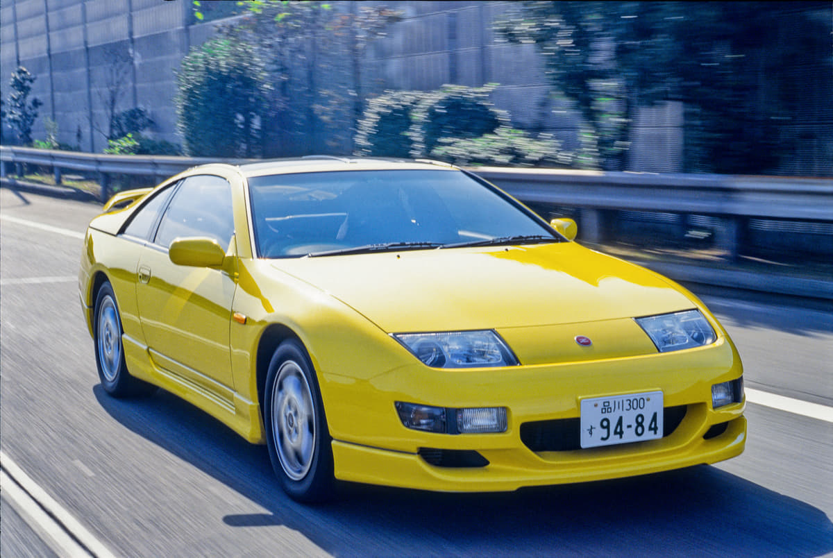 日産フェアレディZ(Z32）の走行シーン